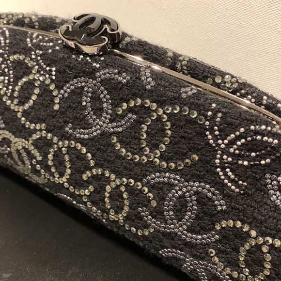 CHANEL Rare 🖤🤍Paris Shanghai Swarovski Studded Crystal Boucle Clutch CC Logo Bag - Picture 2 of 16